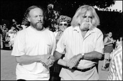 Pour les besoins du concours, les hommes dansent ensemble ainsi que les femmes